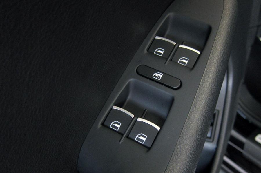  Volkswagen Jetta GLI 2012 года  (фото 11 из 49)